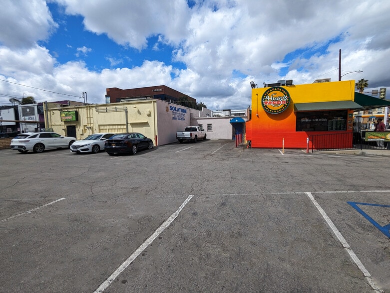 More Photos Of 12900 Riverside Dr, Sherman Oaks Restaurant For Lease