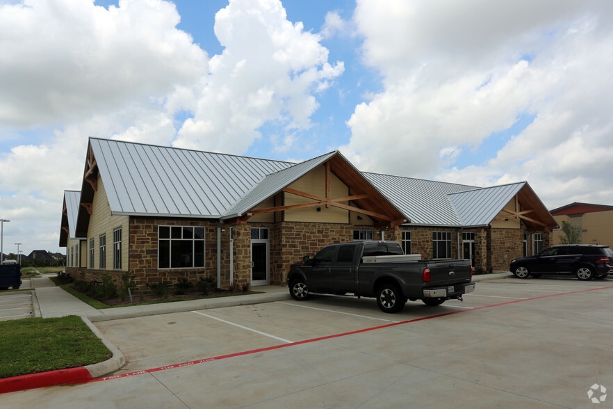 More Photos Of 11525 S Fry Rd, Katy Unknown For Lease