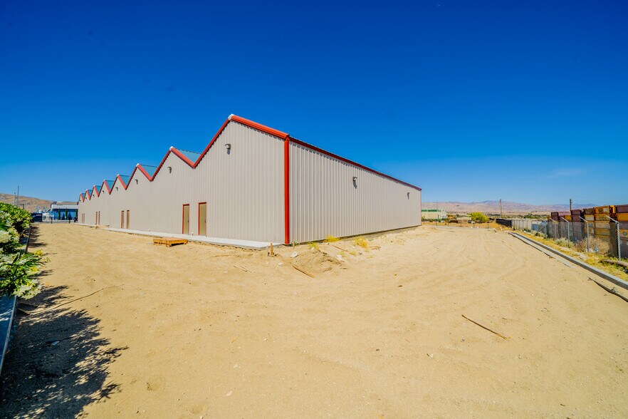 More Photos Of 65253 San Jacinto Ln, Desert Hot Springs Warehouse For Sale