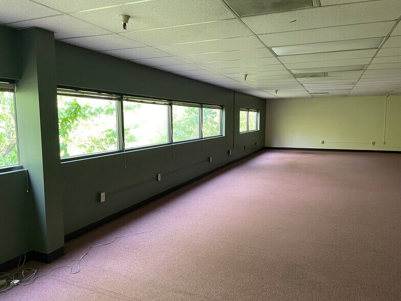 More Photos Of 1602 Pike St NW, Auburn Research And Development For Lease