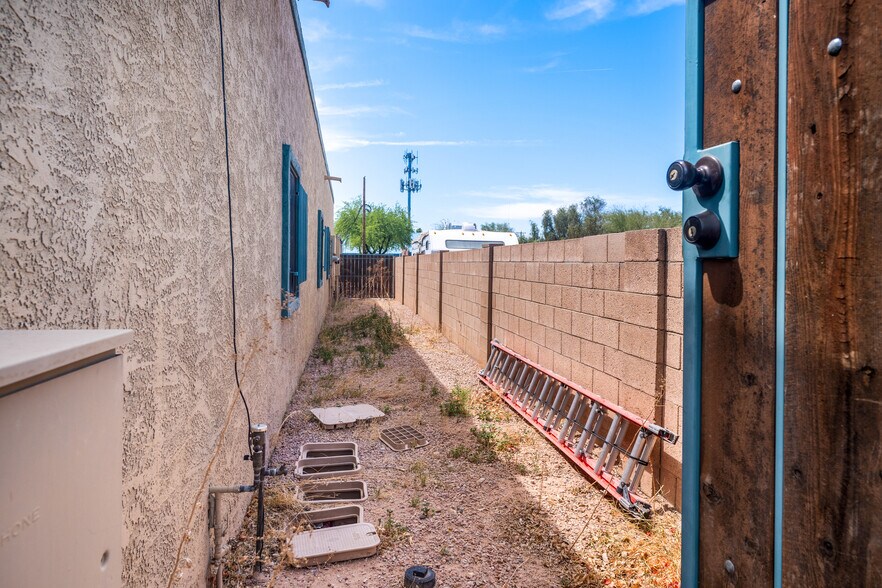 More Photos Of 760 S Stapley Dr, Mesa Office For Lease