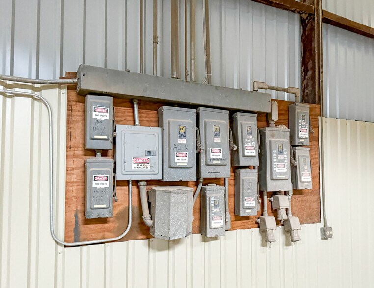 More Photos Of 2585 W Interstate 20, Odessa Manufacturing For Lease