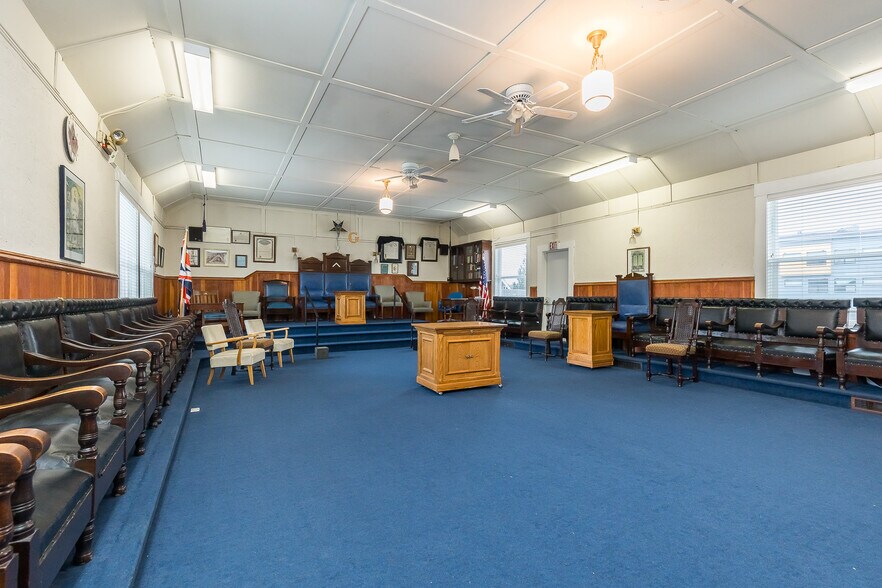 More Photos Of 33860 Pine st, Abbotsford Flex For Sale