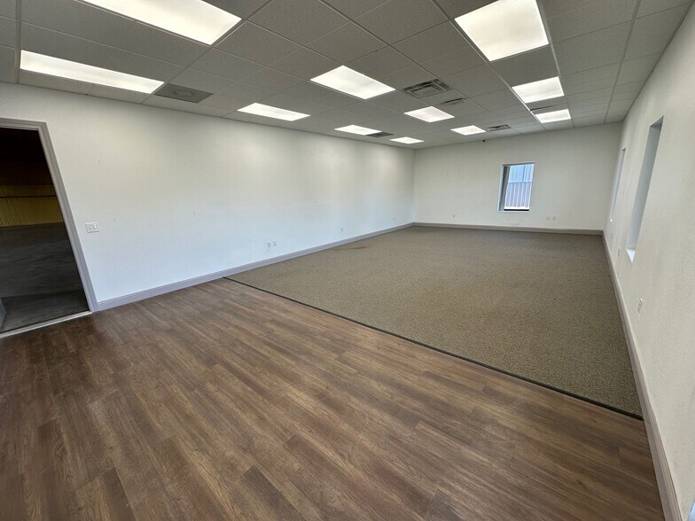 More Photos Of 6622 Winfield Ave, Lubbock Warehouse For Lease