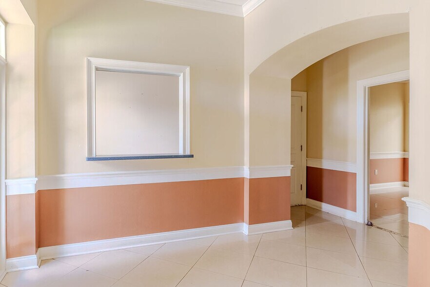 More Photos Of 1779-1783 S Kings Ave, Brandon Medical For Sale