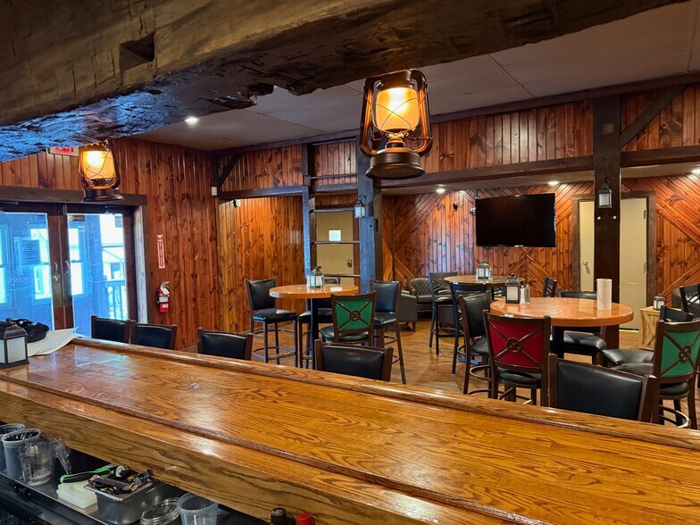 More Photos Of 42087 State Route 154, Lisbon Restaurant For Lease