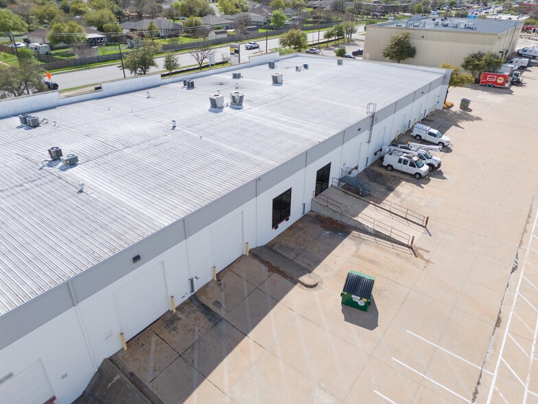More Photos Of 3912 Gattis School Rd, Round Rock Warehouse For Lease