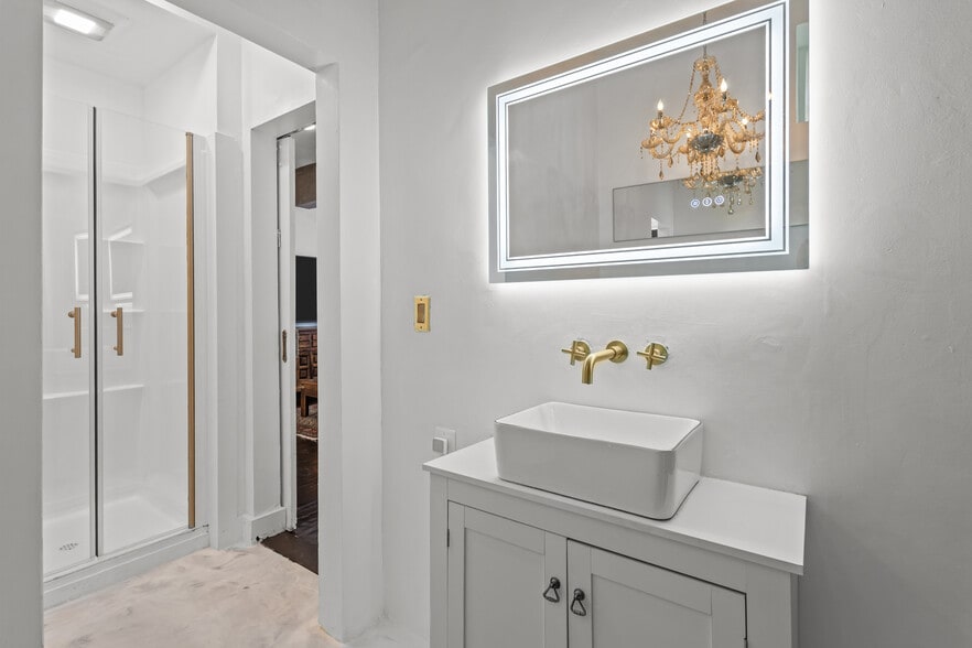More Photos Of 116 Calverley St, Providence Storefront For Sale