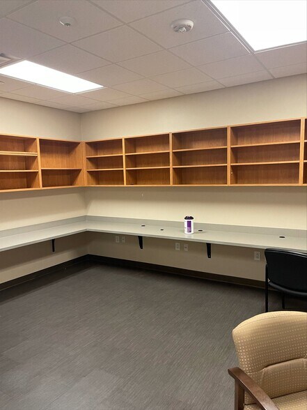 More Photos Of 3321-3335 Wheatland Rd, Dallas General Retail For Sale