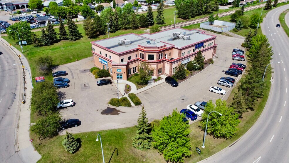 More Photos Of 11812-11820 121 St NW, Edmonton Office For Sale