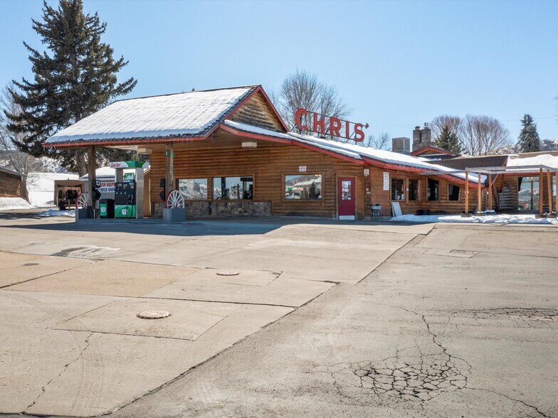 More Photos Of 900 S Highway 39, Huntsville Restaurant For Sale