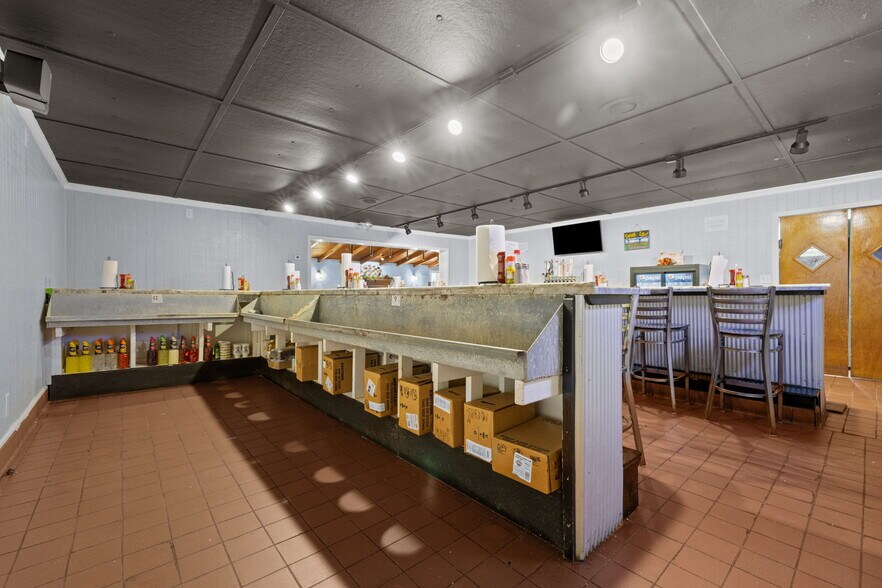 More Photos Of 2383 Hwy 58, Swansboro Restaurant For Sale