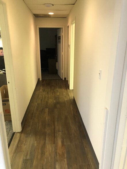 More Photos Of 417 Magnolia St, Altamonte Springs Light Distribution For Lease