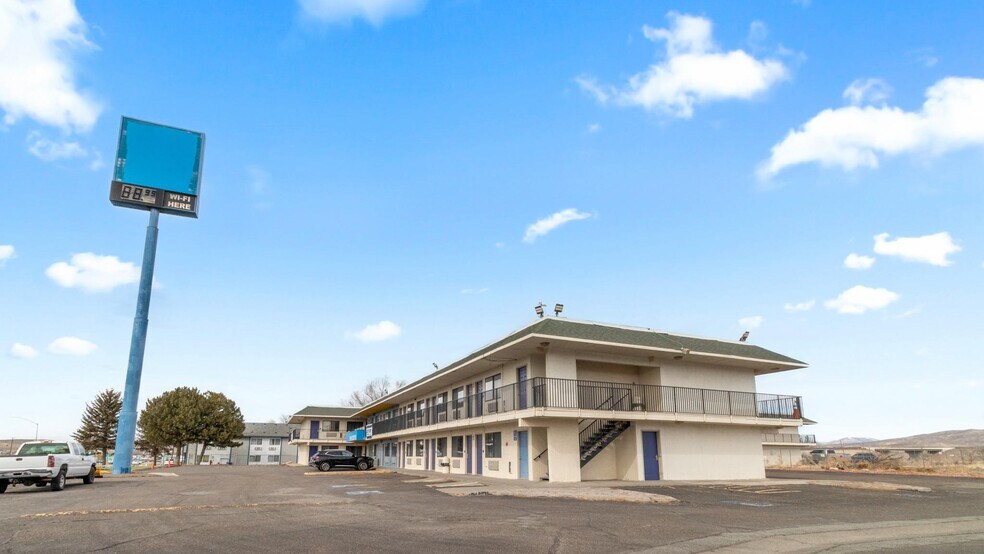 More Photos Of 1561 6th St, Wells Hotel For Sale