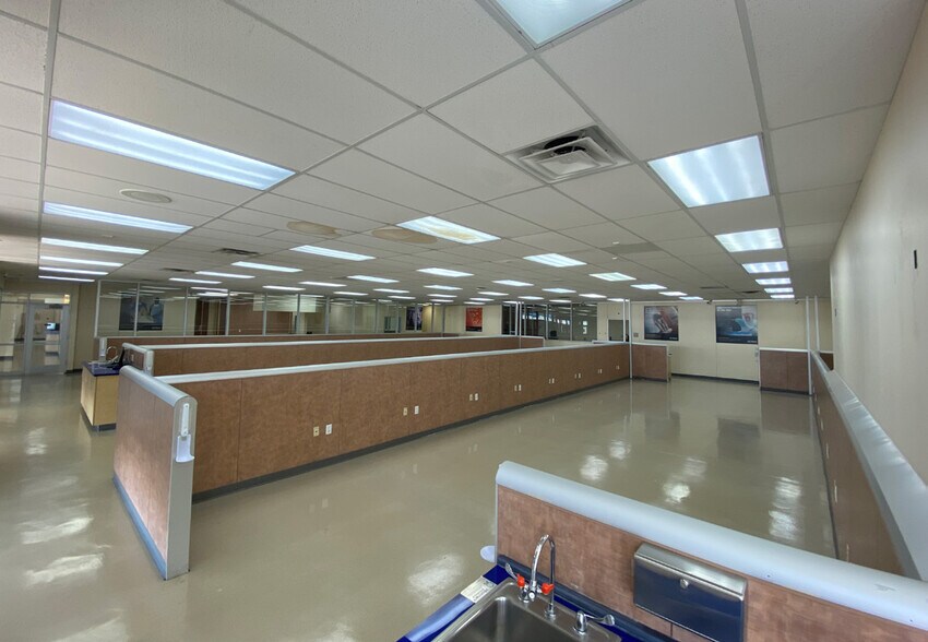 More Photos Of 690 Peoria St, Aurora Office For Lease