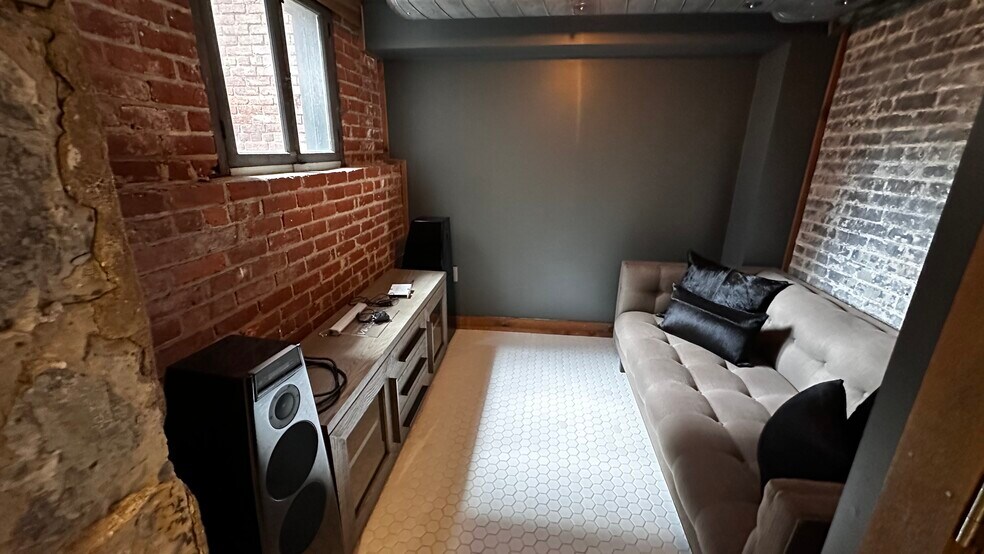 More Photos Of 225 Ferry St, Easton Office Residential For Lease