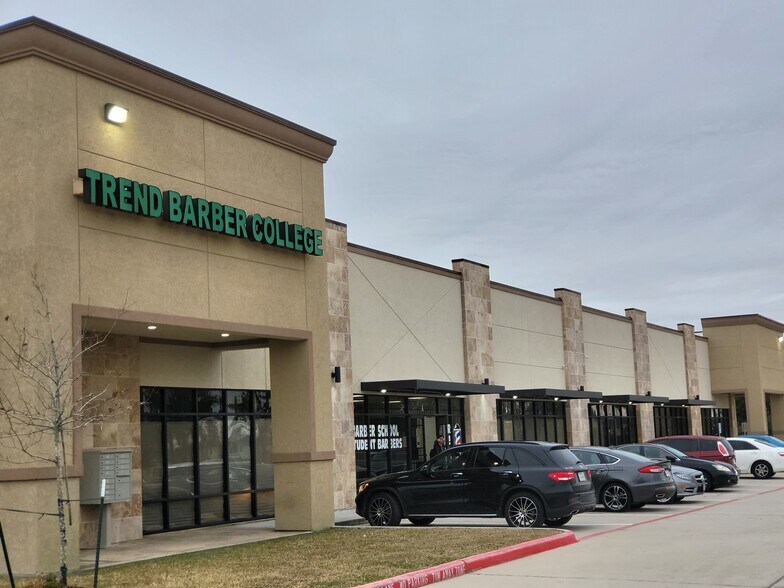 Primary Photo Of 14806 Ella Blvd, Houston General Retail For Lease