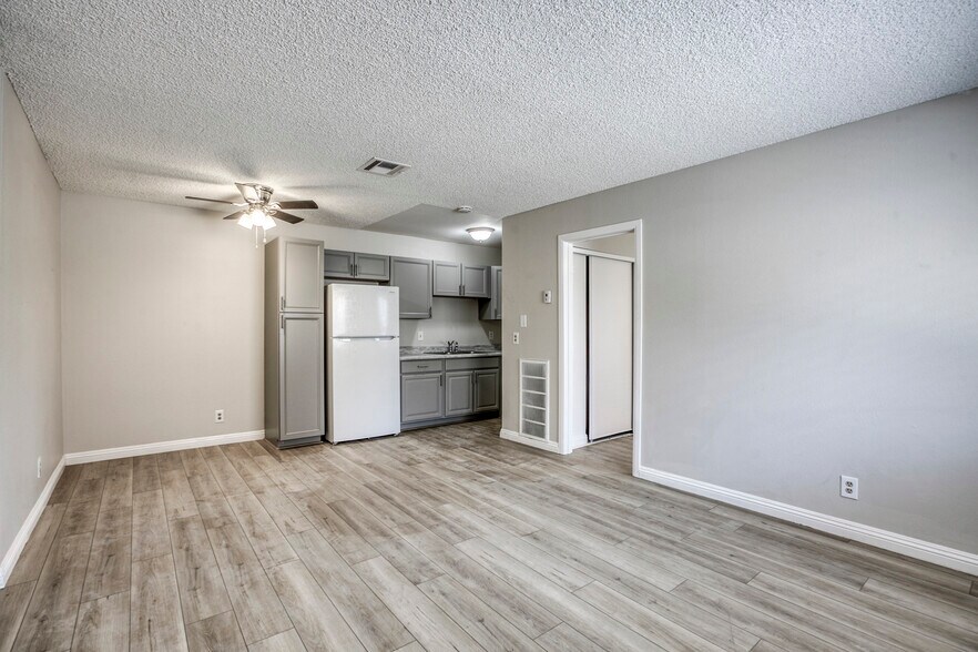 More Photos Of 317 S 9th St, Las Vegas Apartments For Sale