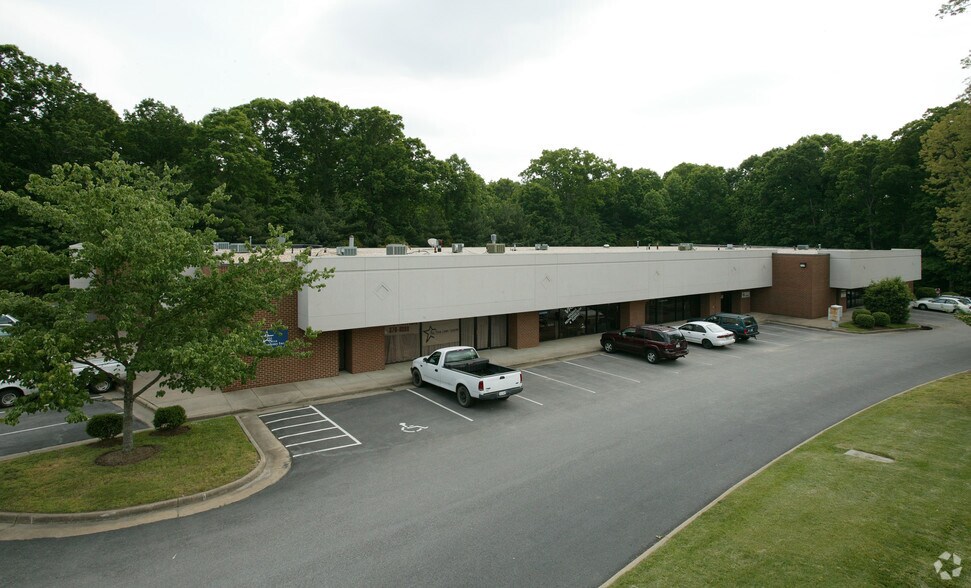 More Photos Of 535-549 Southlake Blvd, Richmond Light Distribution For Sale
