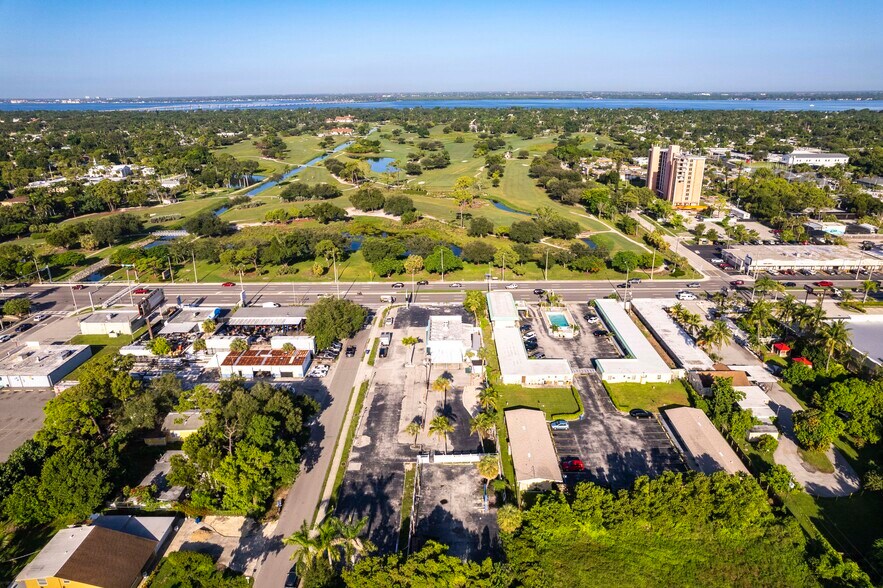 More Photos Of 3535 Cleveland Ave, Fort Myers Auto Dealership For Lease