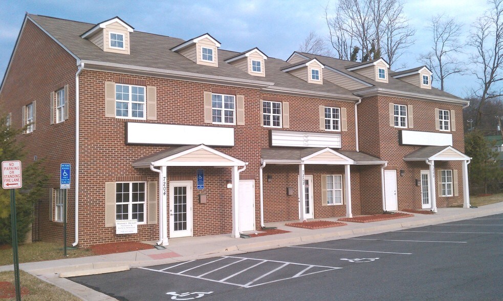More Photos Of 7200-7204 Fordson Rd, Alexandria Office For Lease