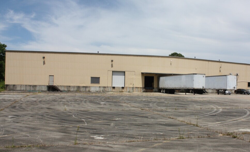 More Photos Of 27 Neil Gunn Rd, Ellisville Distribution For Lease