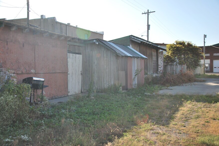 More Photos Of 116 W Maple St, Slater Restaurant For Sale