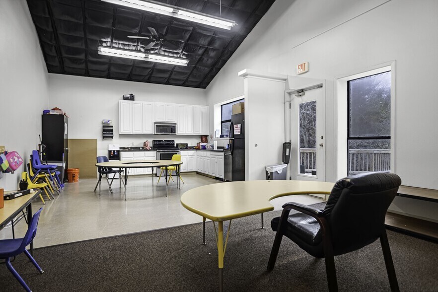 More Photos Of 903 Proton Rd, San Antonio Medical For Sale