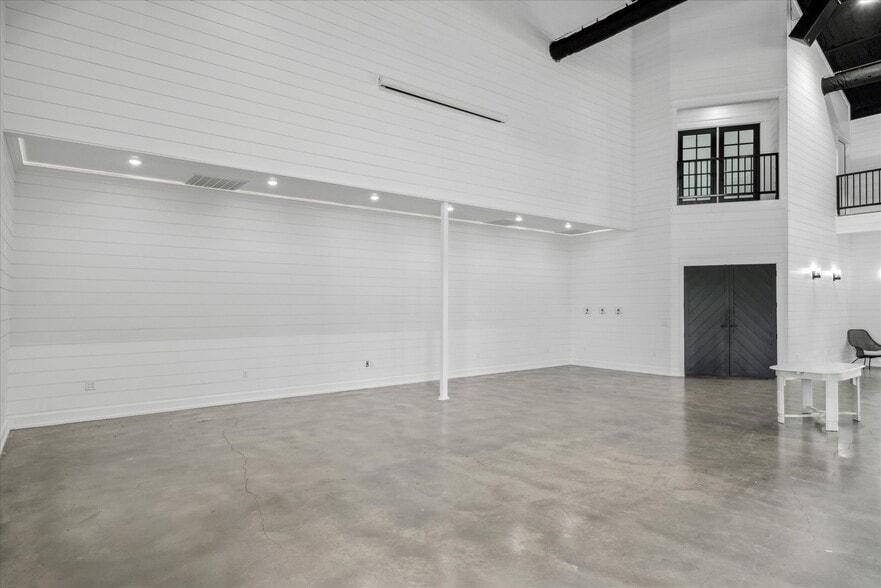 More Photos Of 1972 FM 857, Grand Saline Trailer Camper Park For Sale