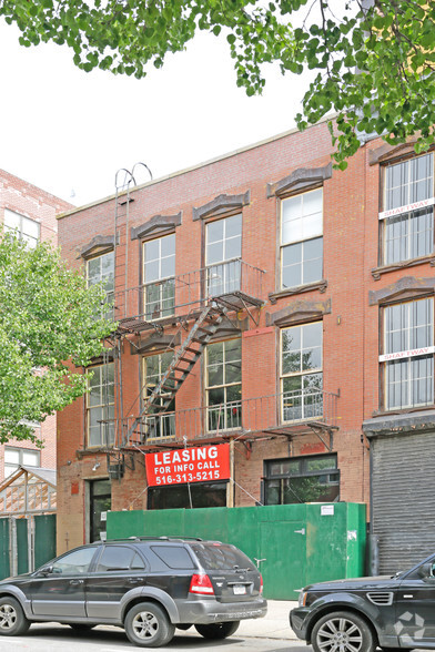 Primary Photo Of 47 Bergen St, Brooklyn Storefront Retail Residential For Lease