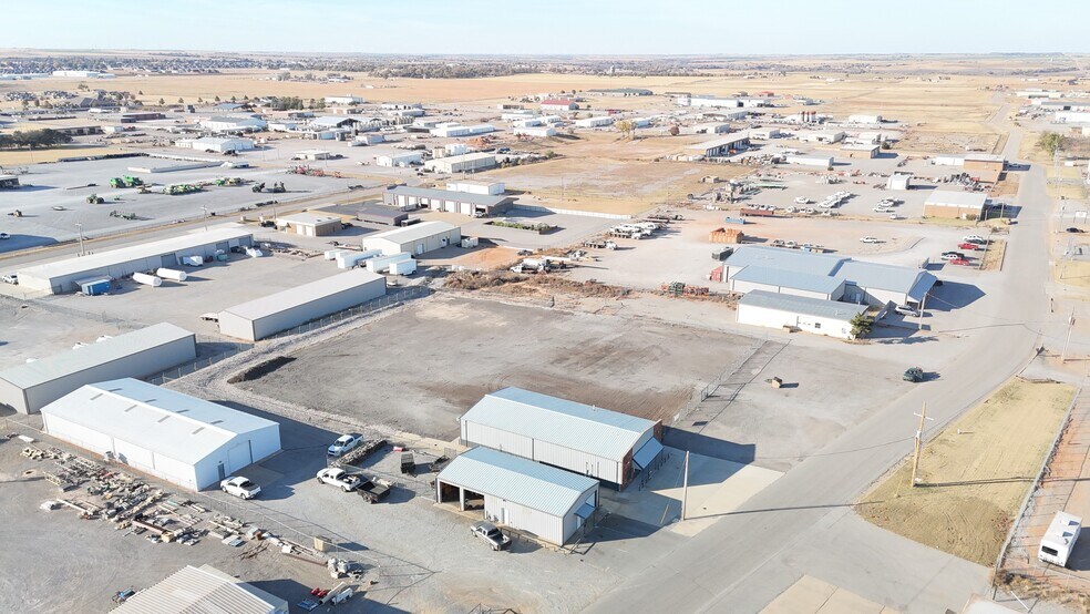 More Photos Of 207 N Loomis Rd, Weatherford Industrial For Sale