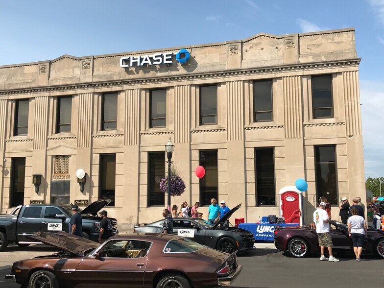 More Photos Of 5522 6th Ave, Kenosha Restaurant For Sale