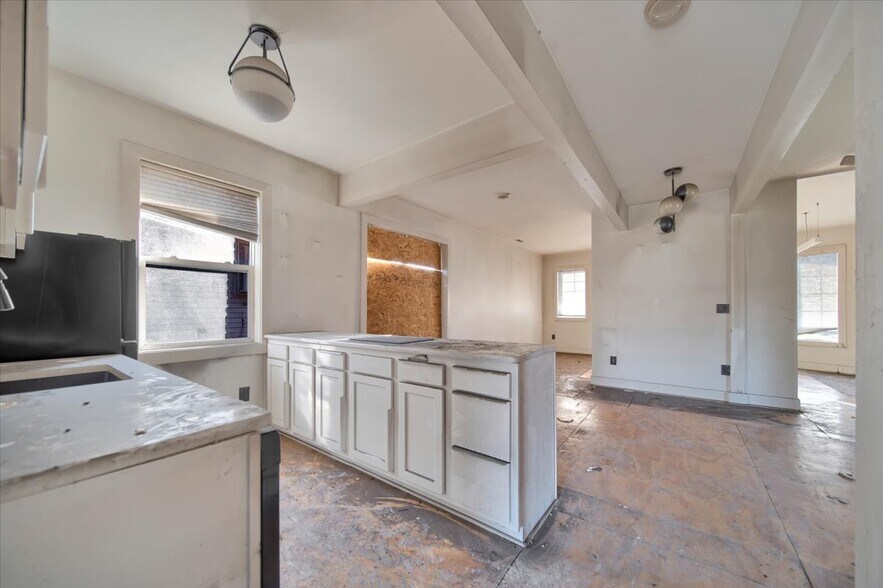 More Photos Of 7436 Oakland St, Detroit Apartments For Sale