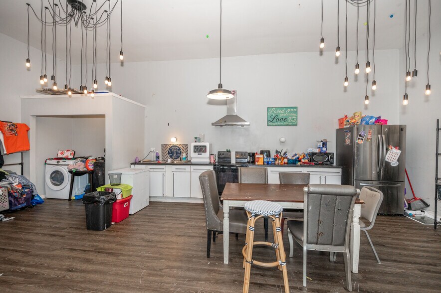 More Photos Of 1514 Kinney Ave, Cincinnati Warehouse For Sale