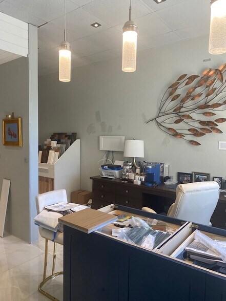 More Photos Of 3425 Radio Rd, Naples Warehouse For Lease