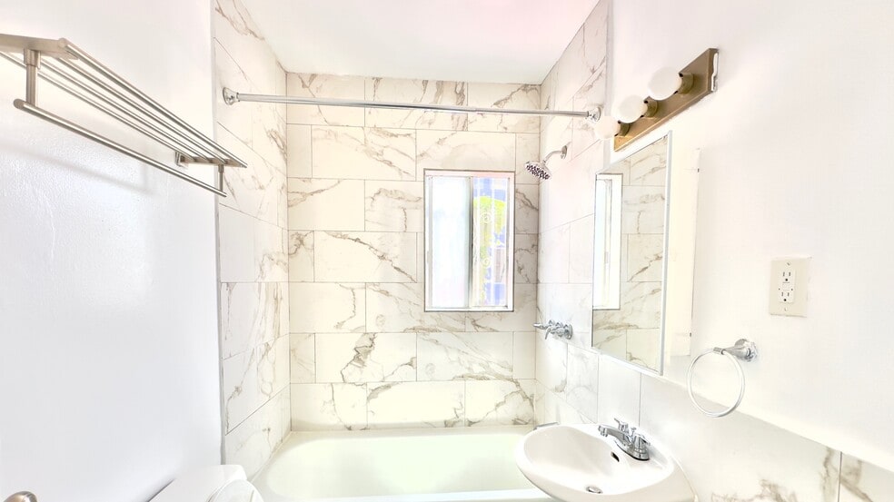 More Photos Of 1920 Kent St, Los Angeles Apartments For Sale