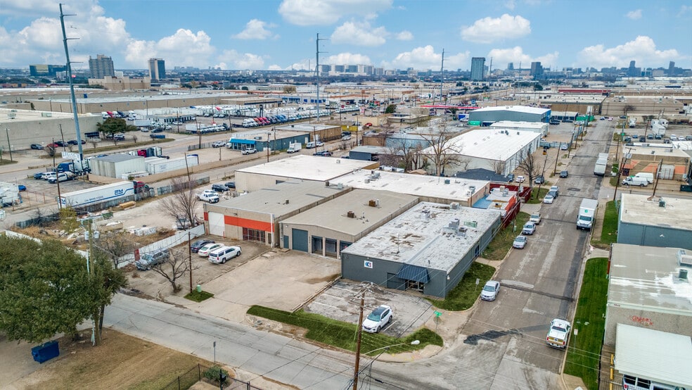 More Photos Of 4906 Don Dr, Dallas Flex For Sale