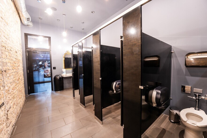 More Photos Of 3014 W Irving Park Rd, Chicago Storefront Retail Residential For Sale