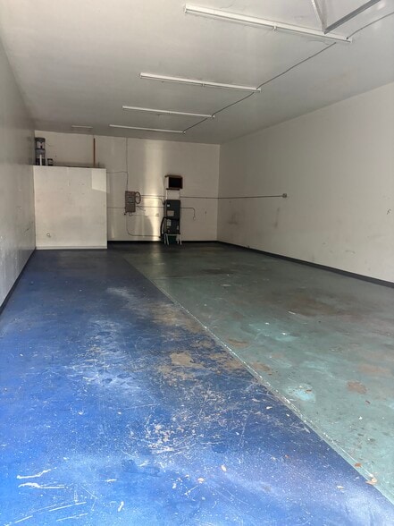 More Photos Of 19800 Veterans Blvd, Port Charlotte Warehouse For Sale