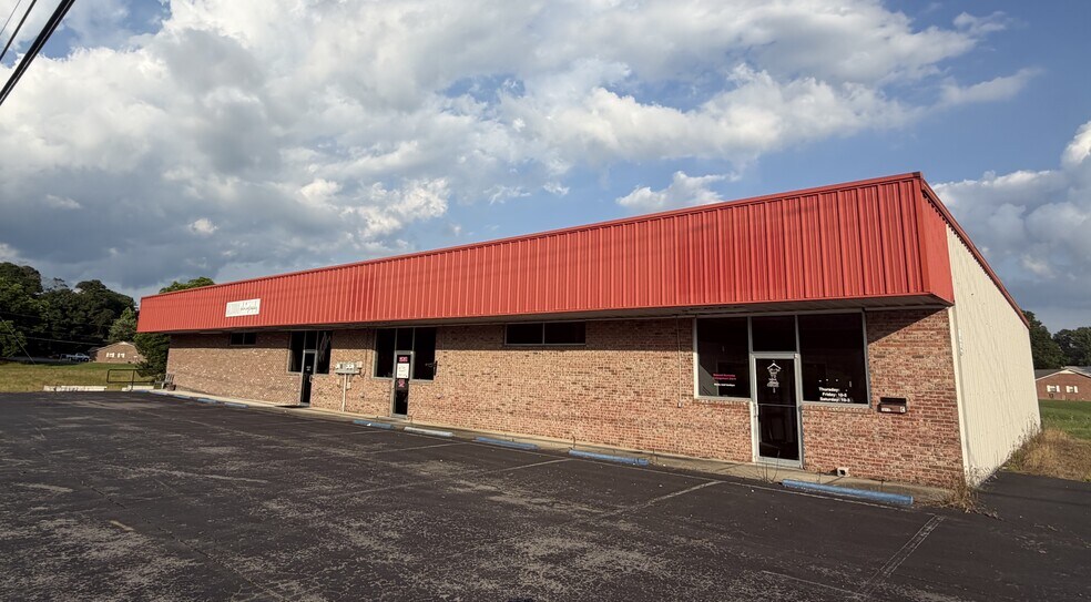 Primary Photo Of 9075 AL-75, Horton General Retail For Sale