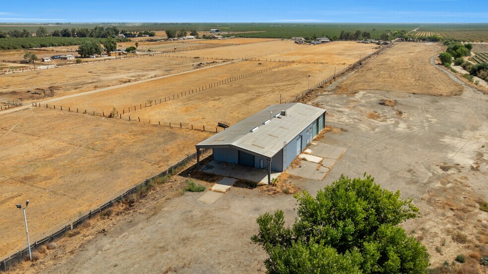 More Photos Of 6785 Rd 136, Earlimart Warehouse For Sale