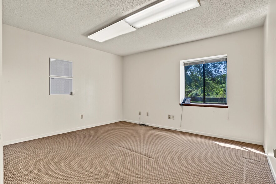 More Photos Of 12625 40th St N, Clearwater Warehouse For Sale