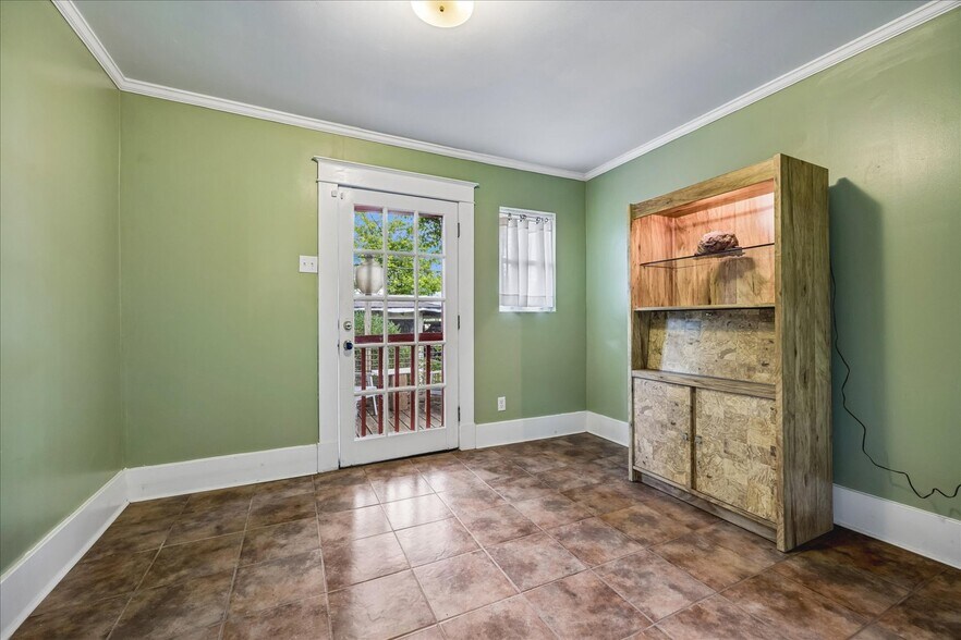 More Photos Of 2562 Sam Cooper Blvd, Memphis Office Residential For Sale
