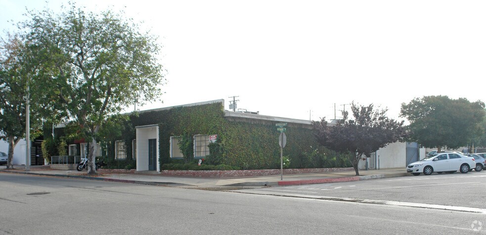 More Photos Of 924-926 S Primrose Ave, Monrovia Warehouse For Lease