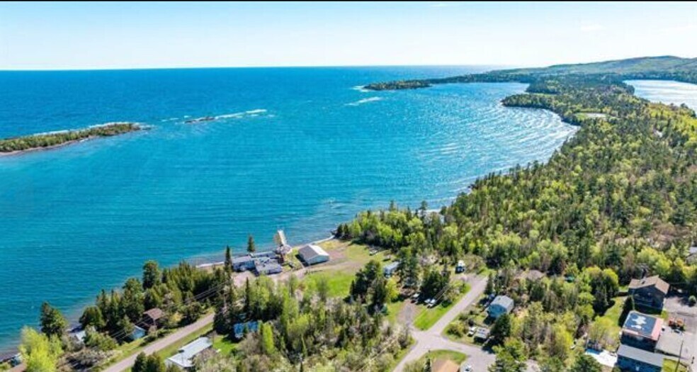 More Photos Of 77 Brockway Ave, Copper Harbor Restaurant For Sale