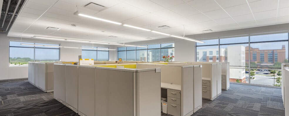 More Photos Of 2700 La Frontera Blvd, Round Rock Office For Lease