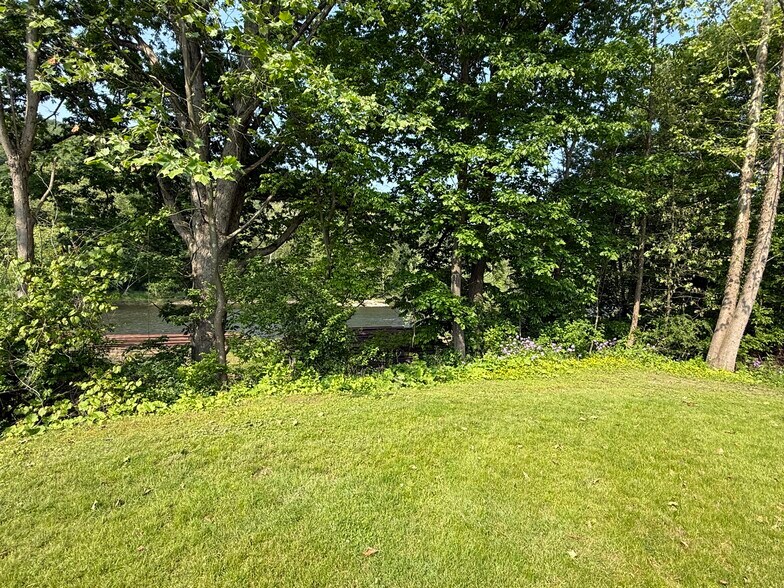 More Photos Of 805 Atlantic Ave, Franklin Light Manufacturing For Sale