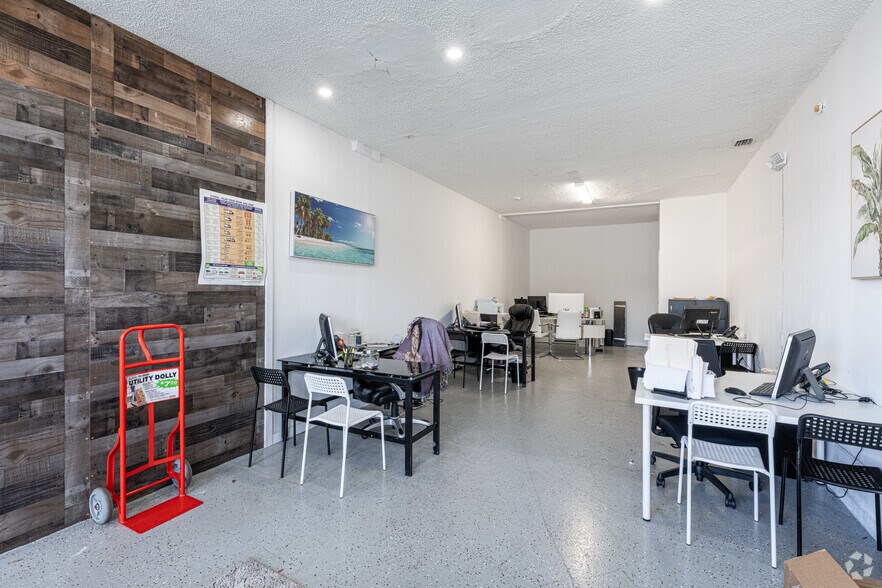 More Photos Of 249 S Federal Hwy, Dania Storefront Retail Office For Sale