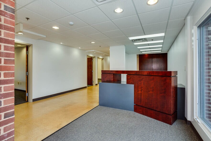 More Photos Of 1140 E Market St, Charlottesville Office For Lease