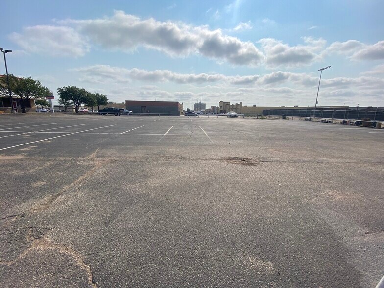 More Photos Of 4100 Bonham Ave, Odessa Office For Sale